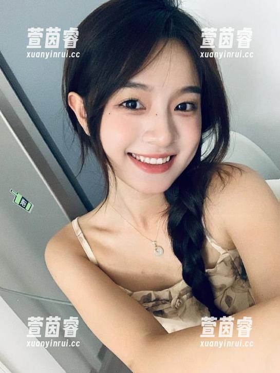 Zia (지아)的写真艺术之旅：探索LeeheeExpressLEHC中每个迷人图片的奥义
